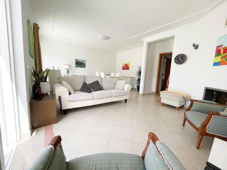 Gale Premium House - Pet Friendly Villa อัลบูเฟรา ภายนอก รูปภาพ