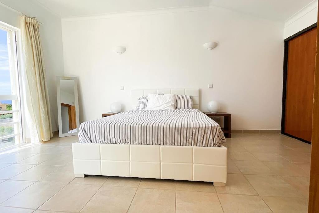 Gale Premium House - Pet Friendly Villa อัลบูเฟรา ภายนอก รูปภาพ